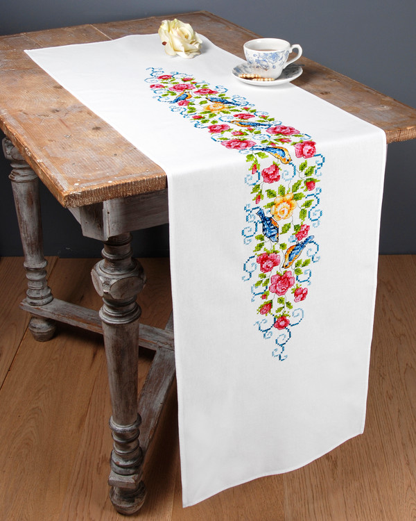 Broderikit Löpare Fråglar och rosor