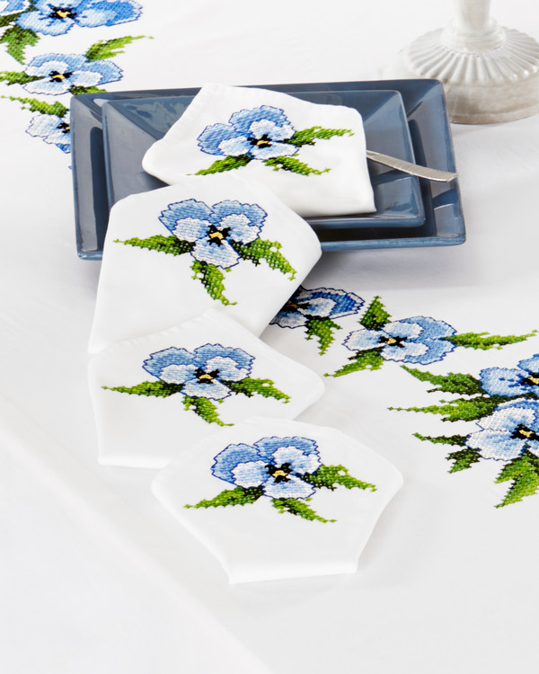 Broderipakke Servietter Blå stemorsblomster 4-pk